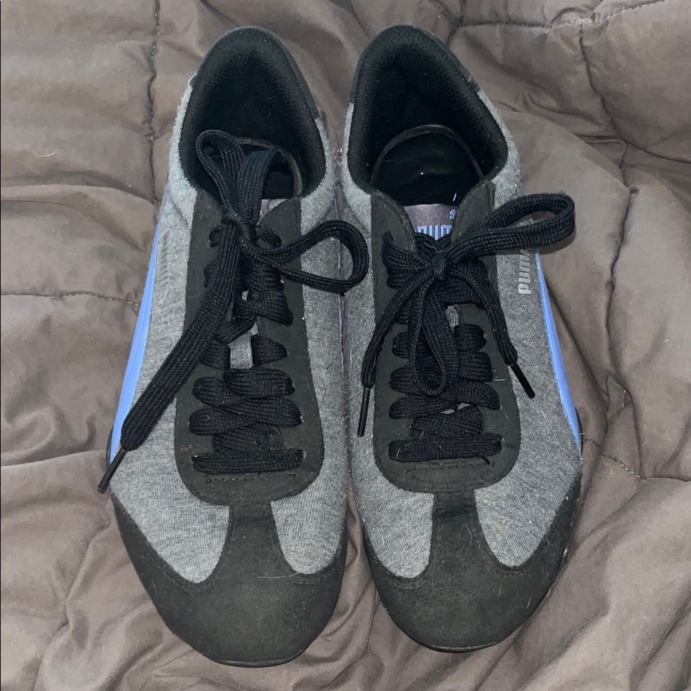 Puma Women’s Gray and Black Sneakers with Blue Accents